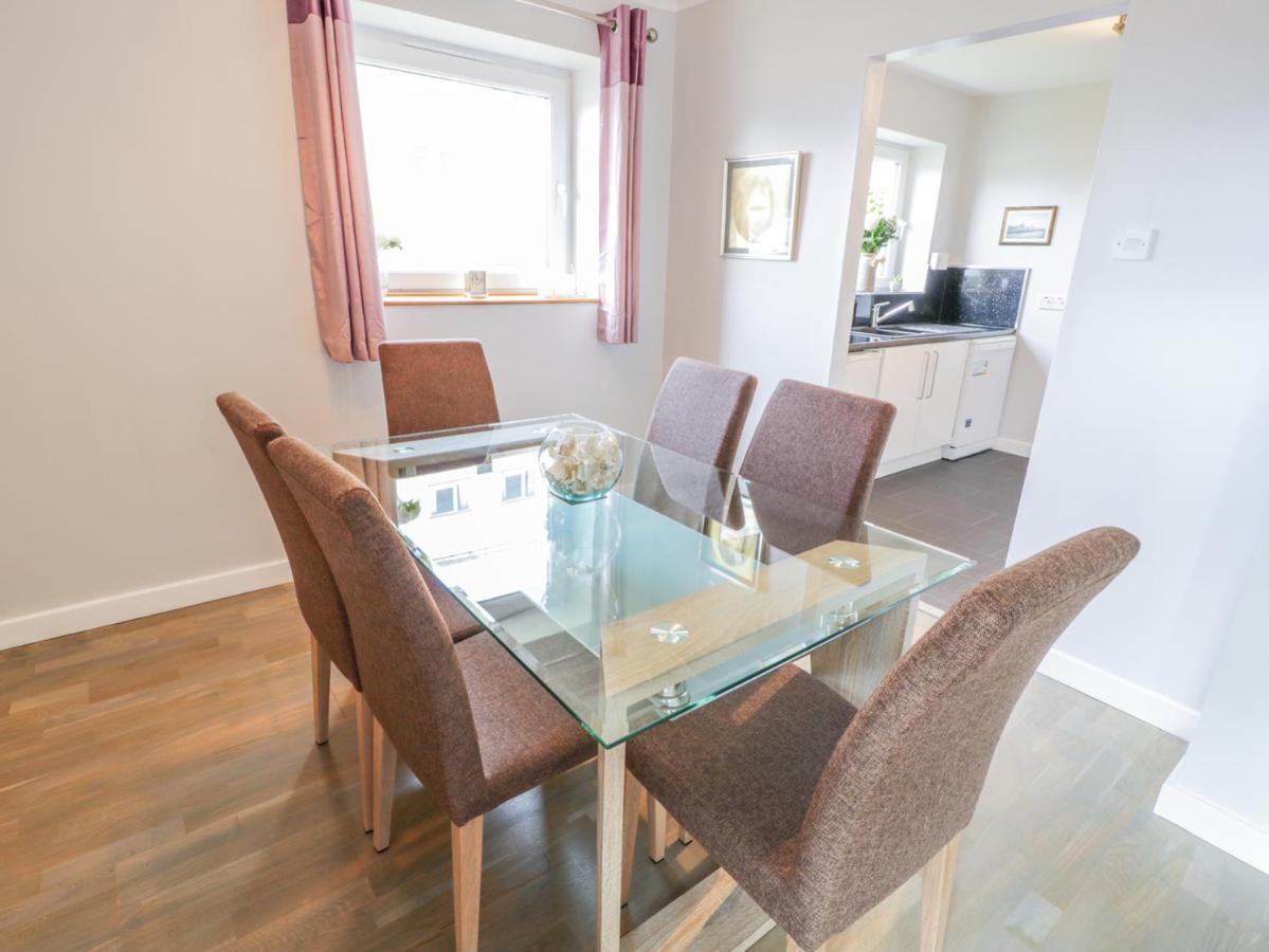 Cumbrae View Apartment Ларгс Екстериор снимка
