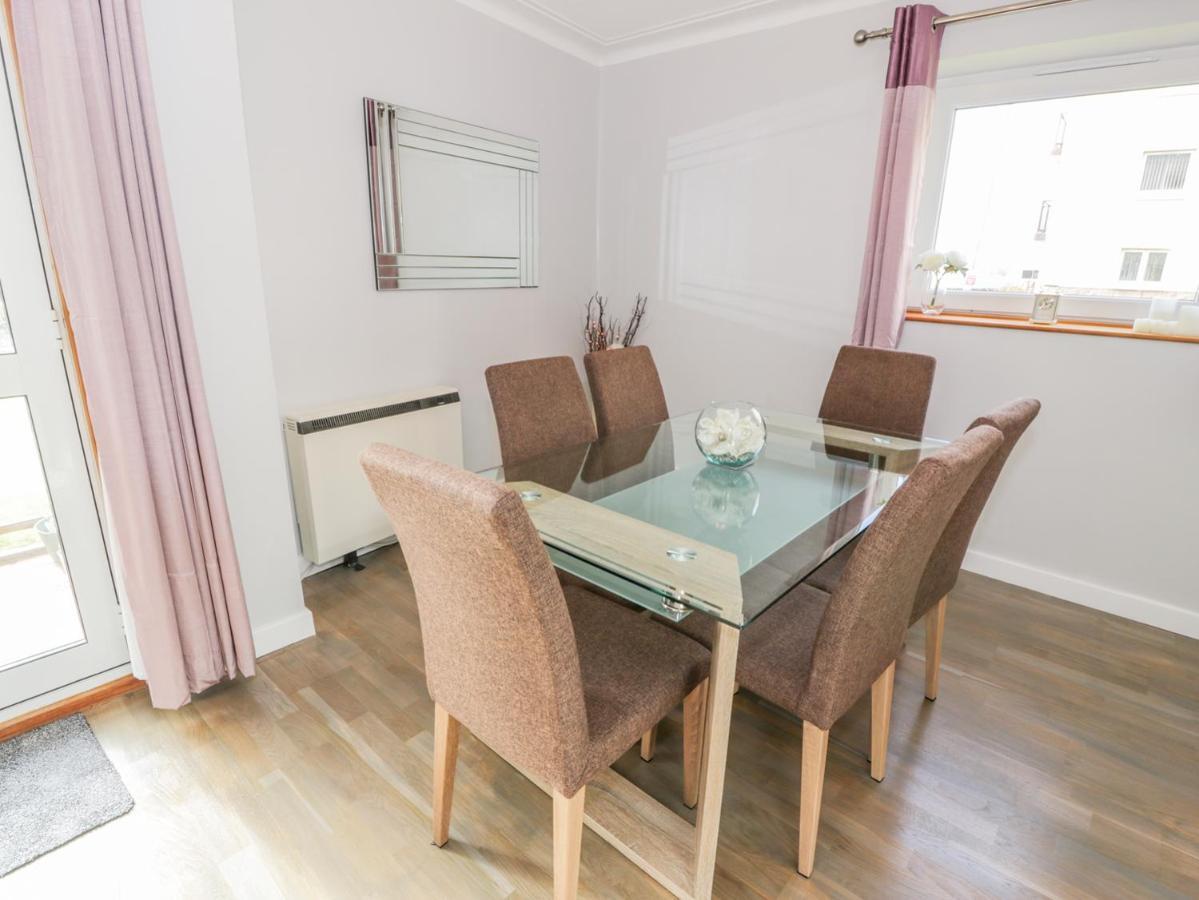 Cumbrae View Apartment Ларгс Екстериор снимка